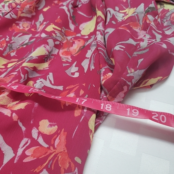 Coldwater Creek Magenta Sheer Fully Lined V- Ruffle Neck Women's Blouse Size S - Picture 6 of 7